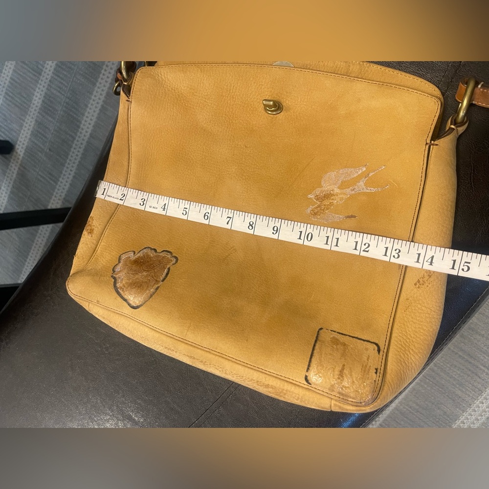 Coach Vintage Y2K Chelsea turn lock MISSING SHOULDER STRAP. HAS PAINT WORK - Picture 11 of 11